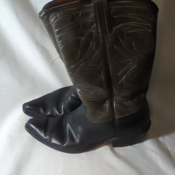 Cowboys Boots 9.5 - Picture 2 of 7